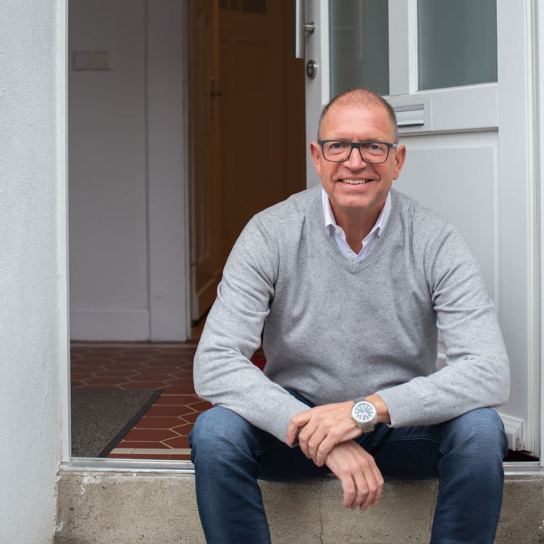 Uwe Pastoors unterst�tzt Sie bei Grundst�ckskauf und-verkauf sowie der weiteren Projektabwicklung