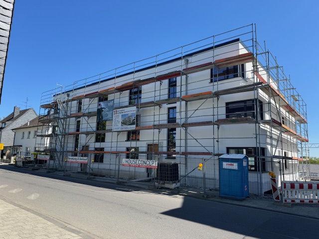 Stra�enansicht Remscheid Erdgeschosswohnung Achtung, nur noch 4 freie Wohnungen !!!