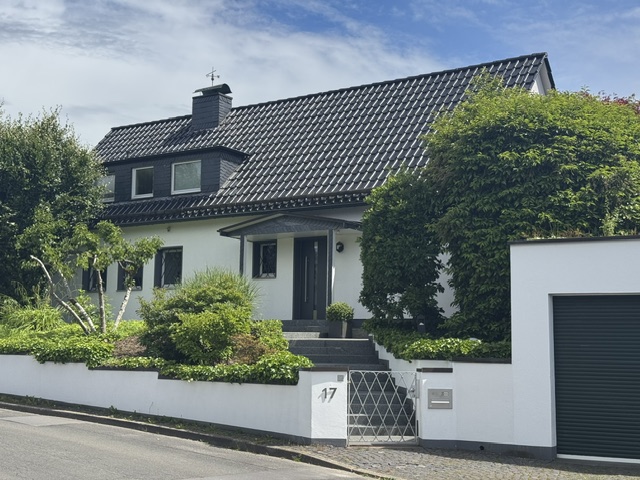 Stra�enansicht Essen Einfamilienhaus Rarit�t in Essen - Kettwig in toller Lage