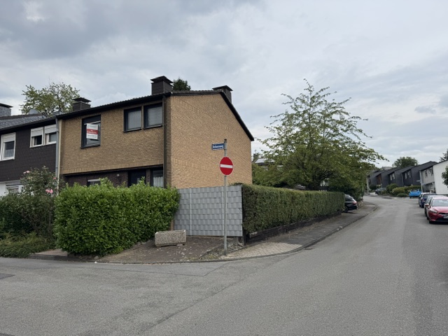 Stra�enansicht Reihenendhaus M�lheim an der Ruhr