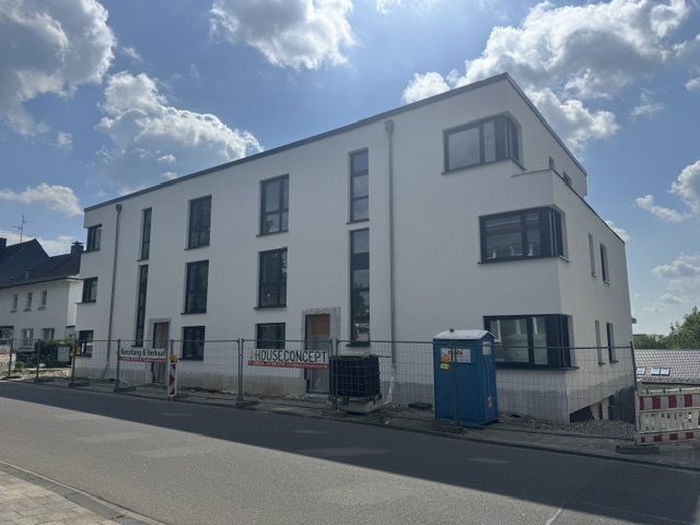 Stra�enansicht Remscheid Etagenwohnung Achtung, nur noch 4 freie Wohnungen !!!